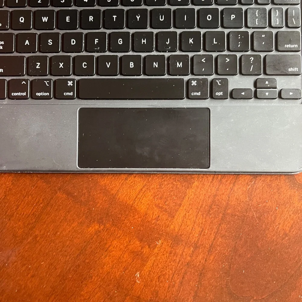 BUNDLE - EUC iPad Pro & Magic Keyboard